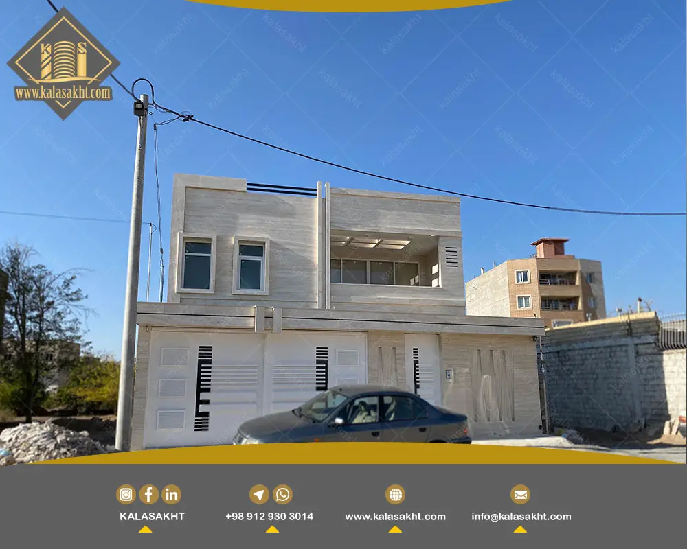 نما ساختمان دو طبقه سفید روشن